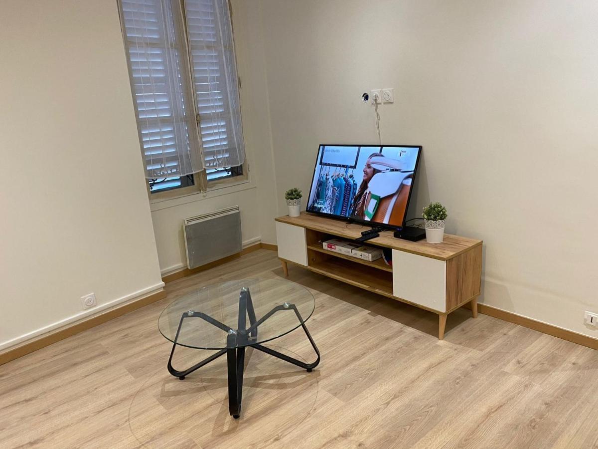 Grand F4 De 71M2 Pour 6 Personnes En Plein Centre Ville Arpajon Exterior foto