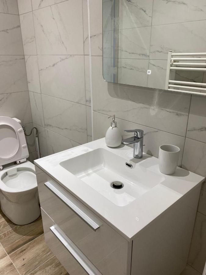 Grand F4 De 71M2 Pour 6 Personnes En Plein Centre Ville Arpajon Exterior foto