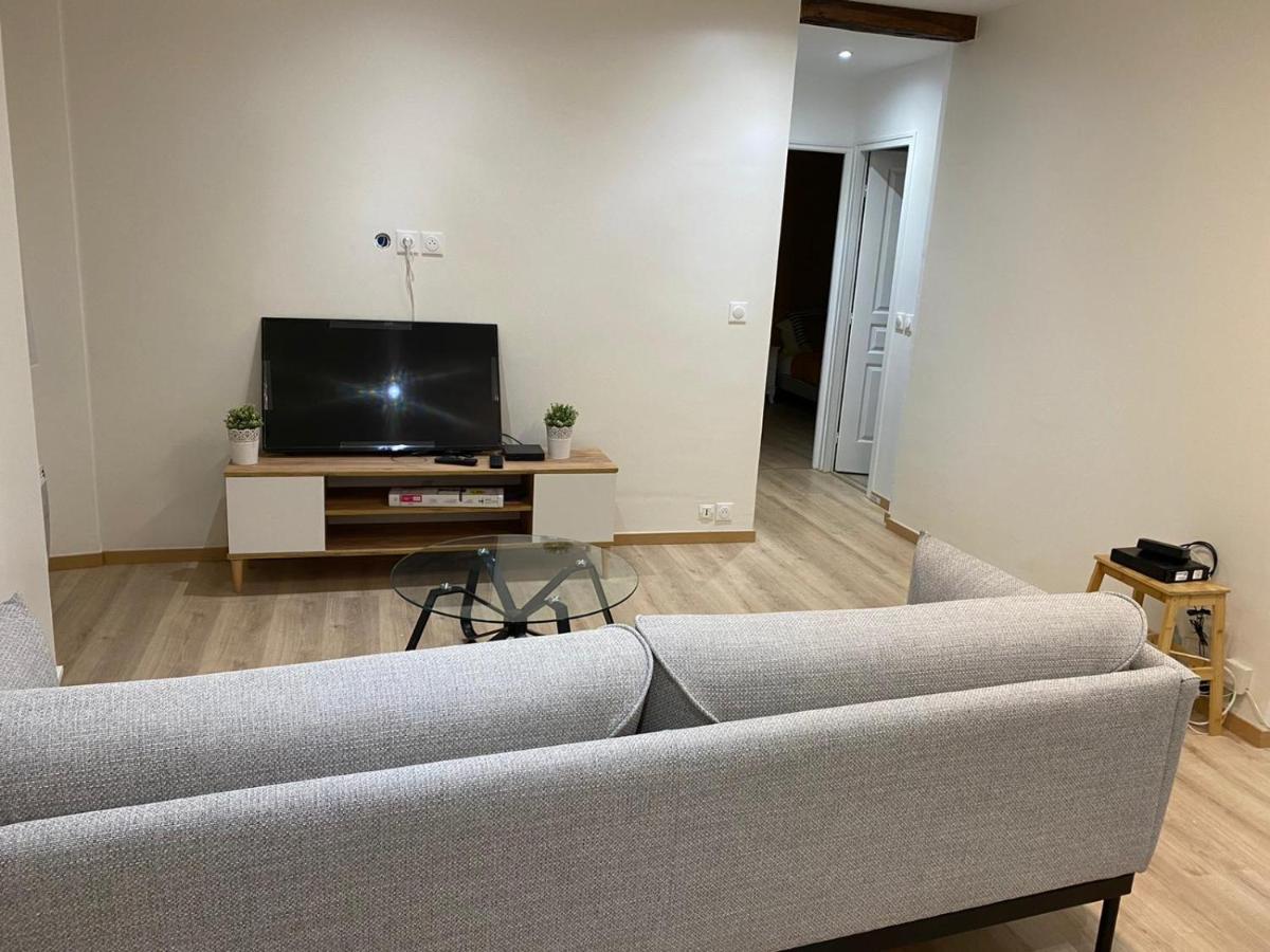 Grand F4 De 71M2 Pour 6 Personnes En Plein Centre Ville Arpajon Exterior foto