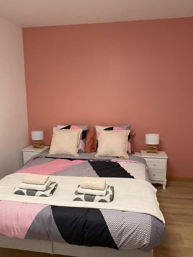 Grand F4 De 71M2 Pour 6 Personnes En Plein Centre Ville Arpajon Exterior foto